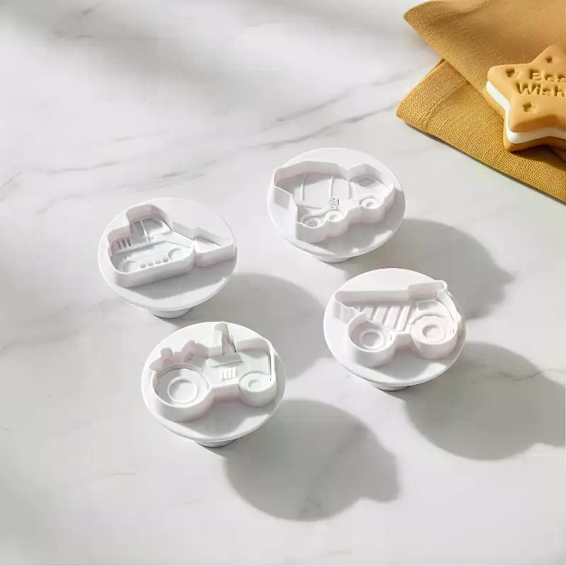 Zestaw 4 foremek do ciastek 3D – Kitchen Kids Baking Set recenzja i cena